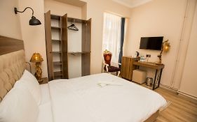 Corner Garden Hotel